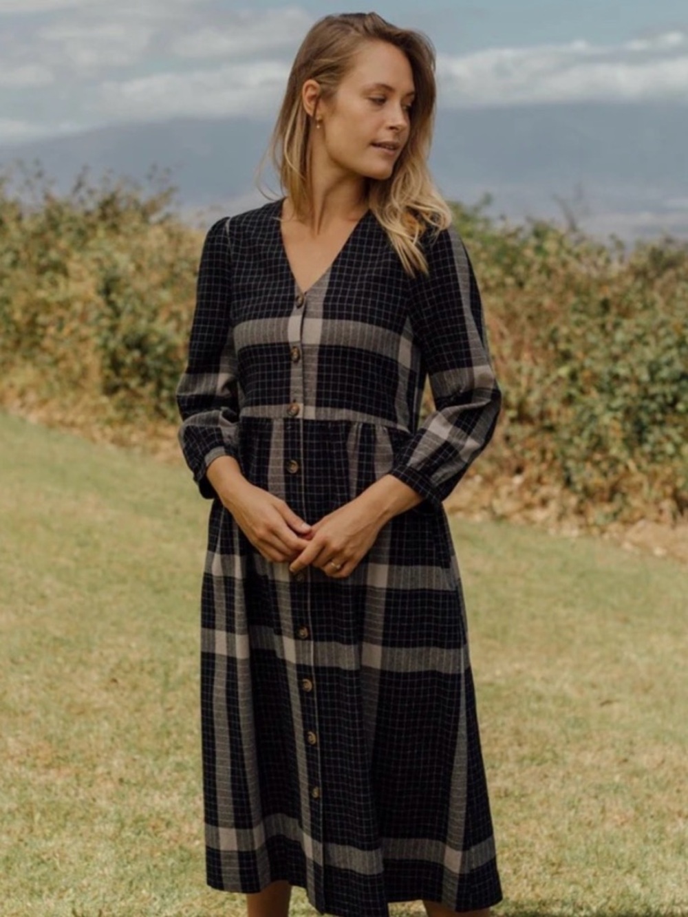 NWOT Neuflora Black and Cream Plaid Button-Front Midi Dress - Picture 3 of 8